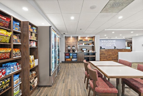 Hampton Inn by Hilton Los Angeles Airport image 10