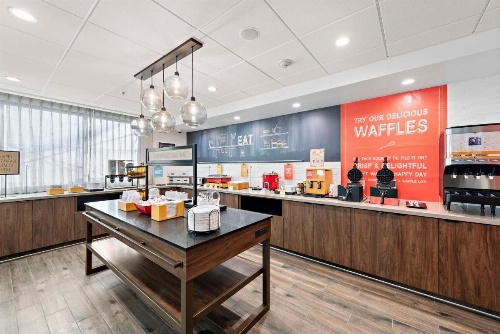 Hampton Inn by Hilton Los Angeles Airport image 23